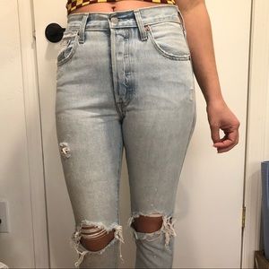 Distressed 501 Levi’s.